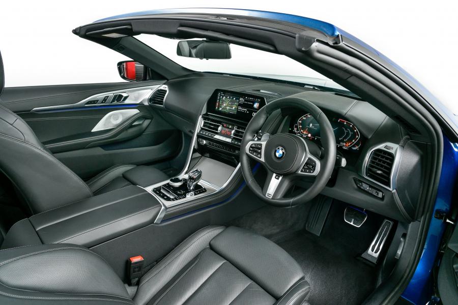 Интерьер BMW M850i xDrive Convertible (G14) 2019 года  (ZA) (фото 40 из 40)